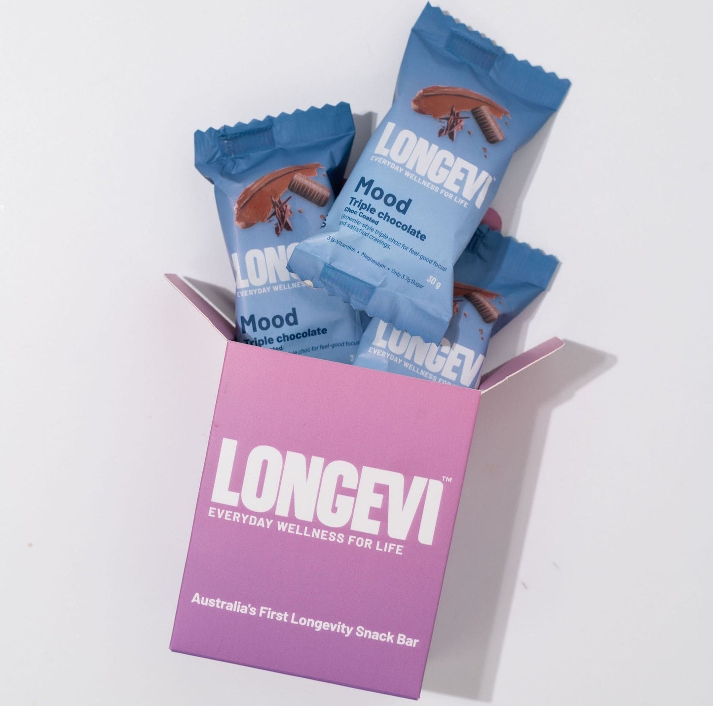 Blue 'LONGEVI' snack bars with a pink box on a white background